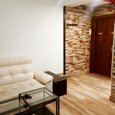 Precioso Apartamento 3 Habitaciones. Con Patio. 카마스 외부 사진