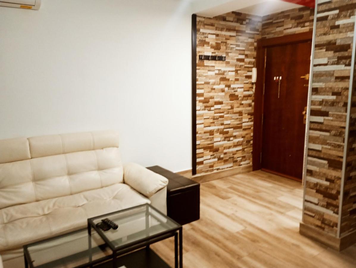 Precioso Apartamento 3 Habitaciones. Con Patio. 카마스 외부 사진